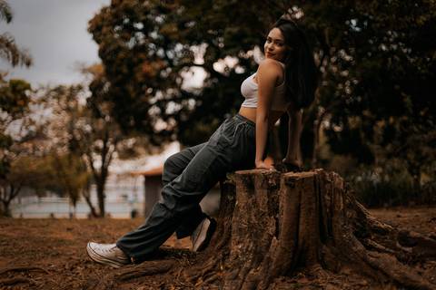 As melhores ideias e inspirações de fotos criativas de debutante no Parque Municipal de Barueri'