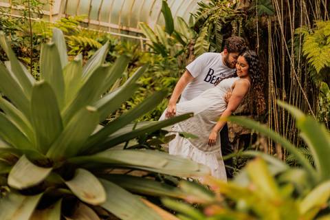 As melhores ideias e inspirações criativas de fotos para ensaio pré wedding romântico no parque Jardim Botânico  '