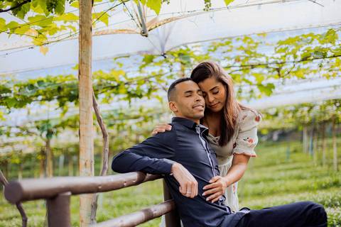 As melhores ideias e inspirações de fotos criativas para ensaio pré wedding na Vila Don Patto em São Roque'