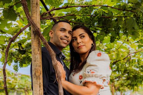 As melhores ideias e inspirações de fotos criativas para ensaio pré wedding na Vila Don Patto em São Roque'