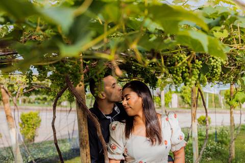 As melhores ideias e inspirações de fotos criativas para ensaio pré wedding na Vila Don Patto em São Roque'