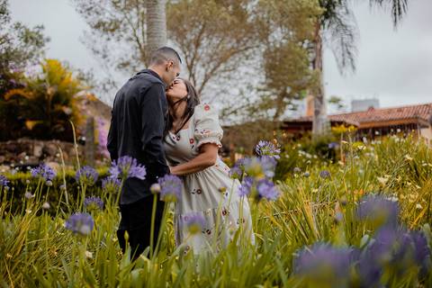 As melhores ideias e inspirações de fotos criativas para ensaio pré wedding na Vila Don Patto em São Roque'