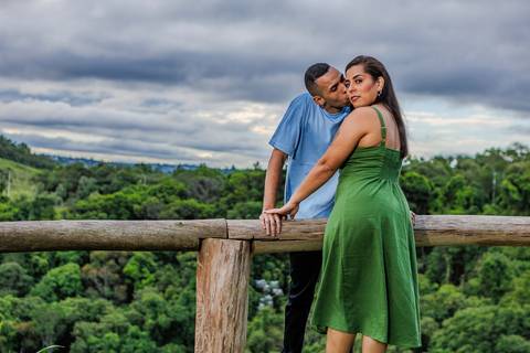 As melhores ideias e inspirações de fotos criativas para ensaio pré wedding no mirante do Saboó em São Roque'
