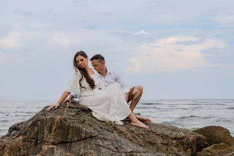 As melhores ideias e inspirações de fotos criativas para ensaio pré wedding na Praia'