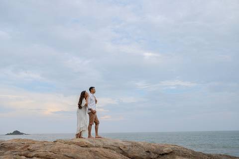 As melhores ideias e inspirações de fotos criativas para ensaio pré wedding na Praia'