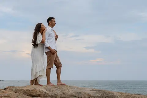 As melhores ideias e inspirações de fotos criativas para ensaio pré wedding na Praia'