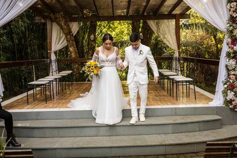 As melhores ideias e inspirações de fotos criativas da cerimônia no Sítio Della Torre em Mairiporã'