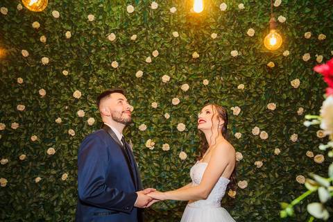 As melhores ideias e inspirações criativas de fotos do casal na recepção no espaço Verde Nobre Eventos'