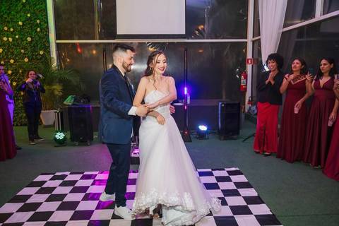 As melhores ideias e inspirações criativas de fotos do casal na recepção no espaço Verde Nobre Eventos'