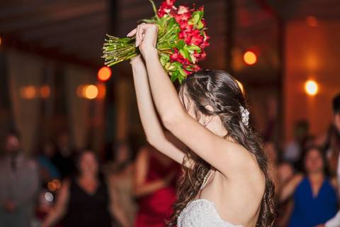 As melhores ideias e inspirações criativas de fotos do casal na recepção no espaço Verde Nobre Eventos'