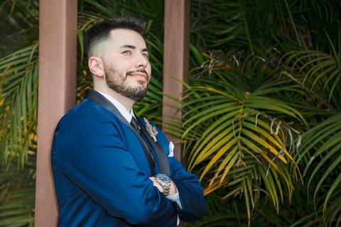 As melhores ideias e inspirações criativas de fotos do making of do noivo no espaço Verde Nobre Eventos'