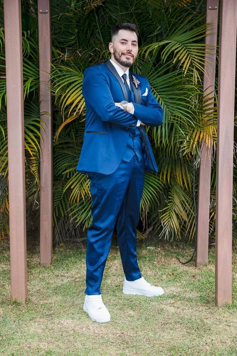 As melhores ideias e inspirações criativas de fotos do making of do noivo no espaço Verde Nobre Eventos'