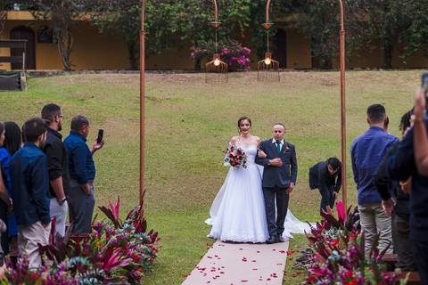 As melhores ideias e inspirações criativas de fotos da cerimônia do espaço Verde Nobre Eventos'