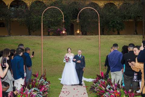As melhores ideias e inspirações criativas de fotos da cerimônia do espaço Verde Nobre Eventos'