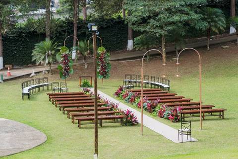 As melhores ideias e inspirações criativas de fotos da cerimônia do espaço Verde Nobre Eventos'