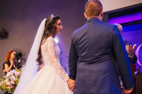 As melhores ideias e inspirações criativas de fotos da cerimônia na igreja Evangélica Vila Yara'