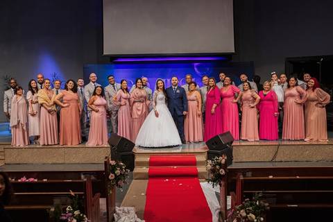 As melhores ideias e inspirações criativas de fotos da cerimônia na igreja Evangélica Vila Yara'