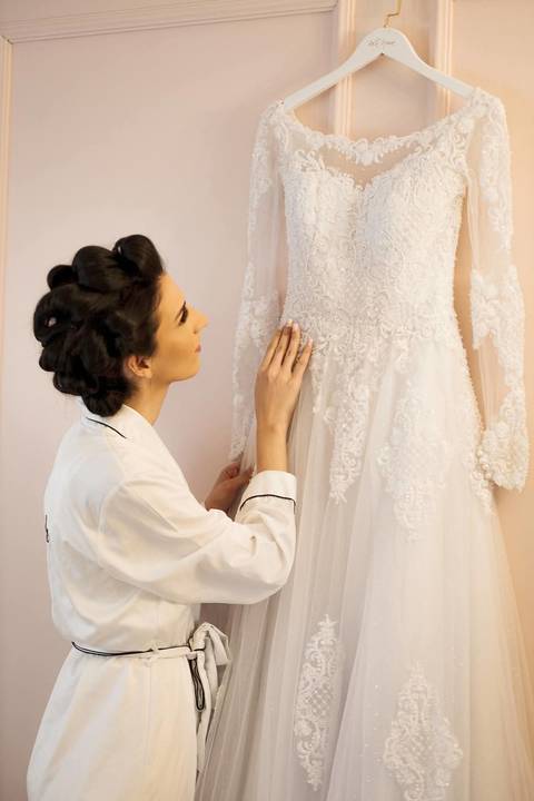 As melhores ideias e inspirações criativas de fotos do making of da noiva na Escovaria de Luxo'