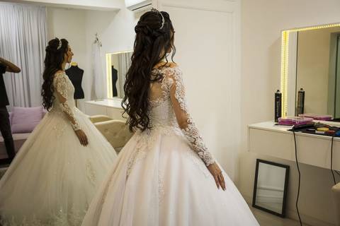 As melhores ideias e inspirações criativas de fotos do making of da noiva na Escovaria de Luxo'