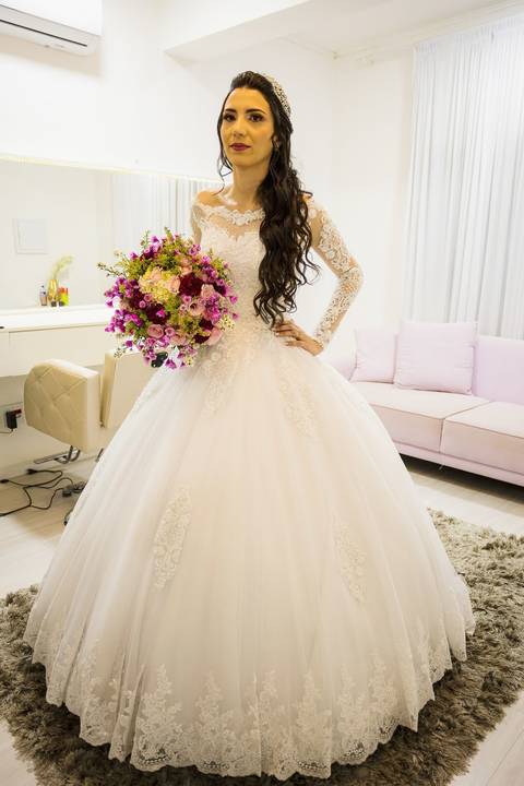 As melhores ideias e inspirações criativas de fotos do making of da noiva na Escovaria de Luxo'