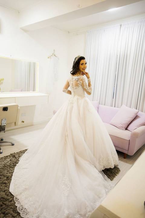 As melhores ideias e inspirações criativas de fotos do making of da noiva na Escovaria de Luxo'