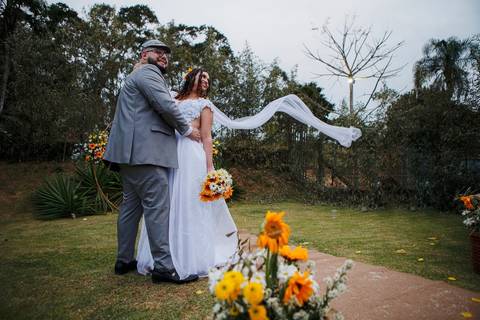 As melhores ideias e inspirações criativas de fotos do pós ensaio do casal no sítio'