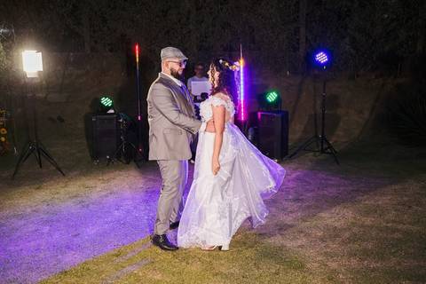 As melhores ideias e inspirações criativas de fotos da valsa do casal no sítio'