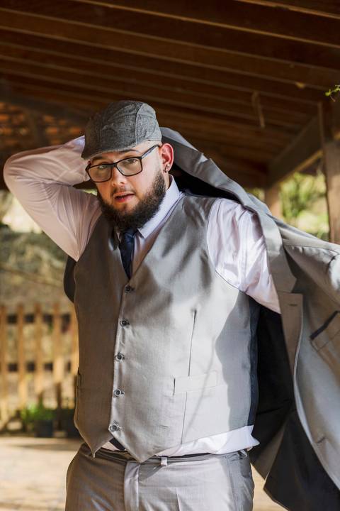 As melhores ideias e inspirações criativas de fotos do making of do noivo'