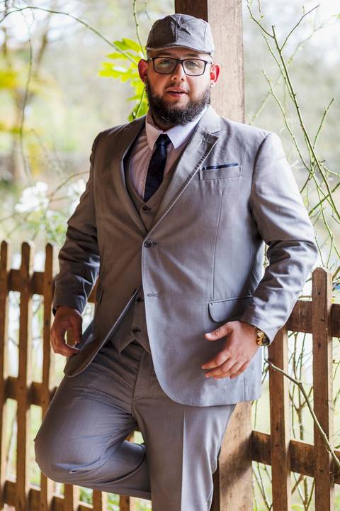 As melhores ideias e inspirações criativas de fotos do making of do noivo'