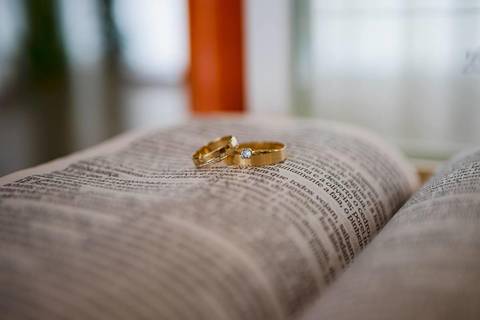 As melhores ideias e inspirações criativas de fotos da aliança na bíblia '