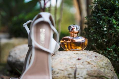 As melhores ideias e inspirações criativas de fotos de casamento dos acessórios da noiva na chácara Porto Fest'