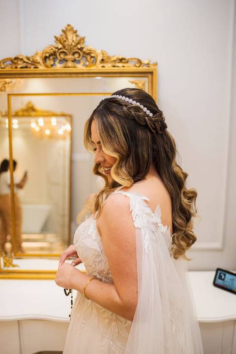 As melhores ideias e inspirações criativas de fotos de casamento do making of da noiva no Studio Jéssica Seixas Beaut'