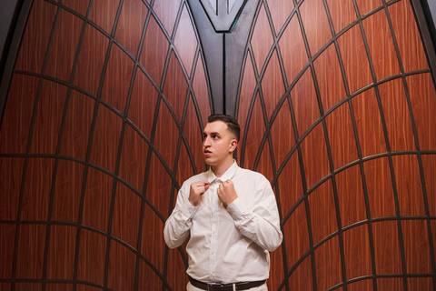 As melhores ideias e inspirações criativas de fotos de casamento do simulado do making of do noivo na Igreja Paróquia Nossa Senhora de Lourdes '