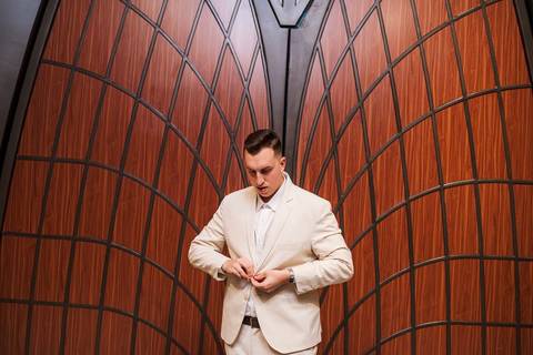 As melhores ideias e inspirações criativas de fotos de casamento do simulado do making of do noivo na Igreja Paróquia Nossa Senhora de Lourdes '