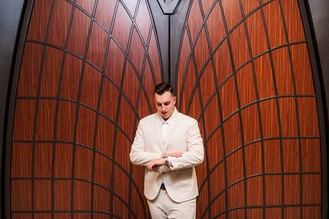 As melhores ideias e inspirações criativas de fotos de casamento do simulado do making of do noivo na Igreja Paróquia Nossa Senhora de Lourdes '