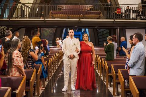 As melhores ideias e inspirações criativas de fotos de casamento na Igreja Paróquia Nossa Senhora de Lourdes '
