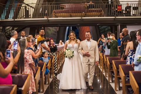 As melhores ideias e inspirações criativas de fotos de casamento na Igreja Paróquia Nossa Senhora de Lourdes '