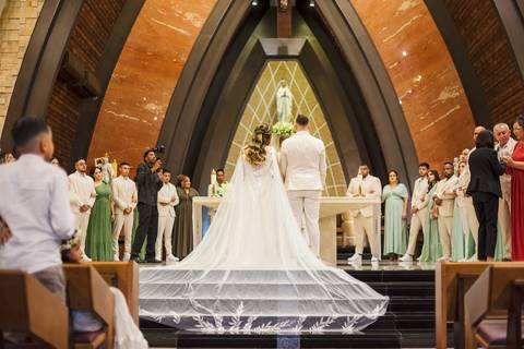 As melhores ideias e inspirações criativas de fotos de casamento na Igreja Paróquia Nossa Senhora de Lourdes '