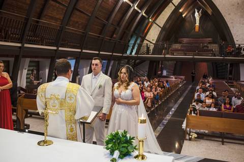 As melhores ideias e inspirações criativas de fotos de casamento na Igreja Paróquia Nossa Senhora de Lourdes '