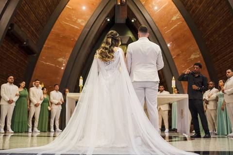 As melhores ideias e inspirações criativas de fotos de casamento na Igreja Paróquia Nossa Senhora de Lourdes '