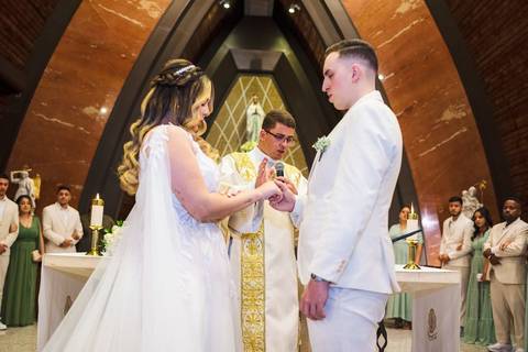As melhores ideias e inspirações criativas de fotos de casamento na Igreja Paróquia Nossa Senhora de Lourdes '