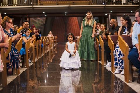 As melhores ideias e inspirações criativas de fotos de casamento na Igreja Paróquia Nossa Senhora de Lourdes '