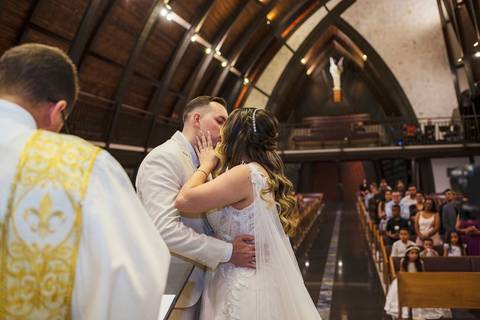As melhores ideias e inspirações criativas de fotos de casamento na Igreja Paróquia Nossa Senhora de Lourdes '