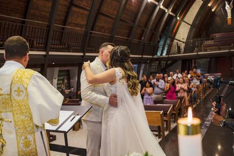 As melhores ideias e inspirações criativas de fotos de casamento na Igreja Paróquia Nossa Senhora de Lourdes '
