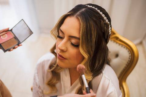 As melhores ideias e inspirações criativas de fotos de casamento do making of da noiva no Studio Jéssica Seixas Beaut'