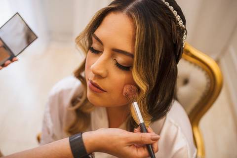 As melhores ideias e inspirações criativas de fotos de casamento do making of da noiva no Studio Jéssica Seixas Beaut'