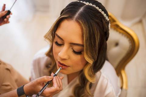 As melhores ideias e inspirações criativas de fotos de casamento do making of da noiva no Studio Jéssica Seixas Beaut'