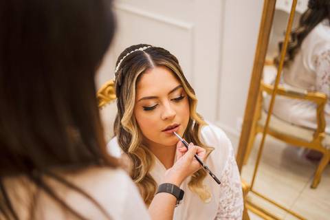 As melhores ideias e inspirações criativas de fotos de casamento do making of da noiva no Studio Jéssica Seixas Beaut'