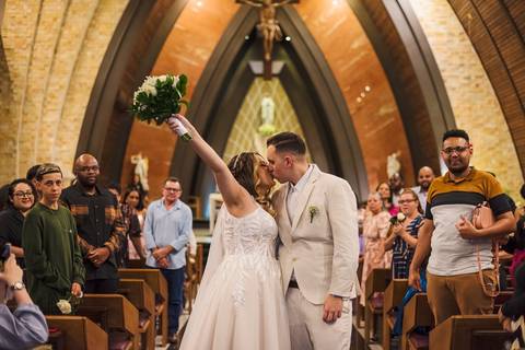 As melhores ideias e inspirações criativas de fotos de casamento na Igreja Paróquia Nossa Senhora de Lourdes '