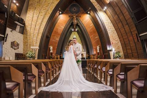 As melhores ideias e inspirações criativas de fotos de casamento na Igreja Paróquia Nossa Senhora de Lourdes '